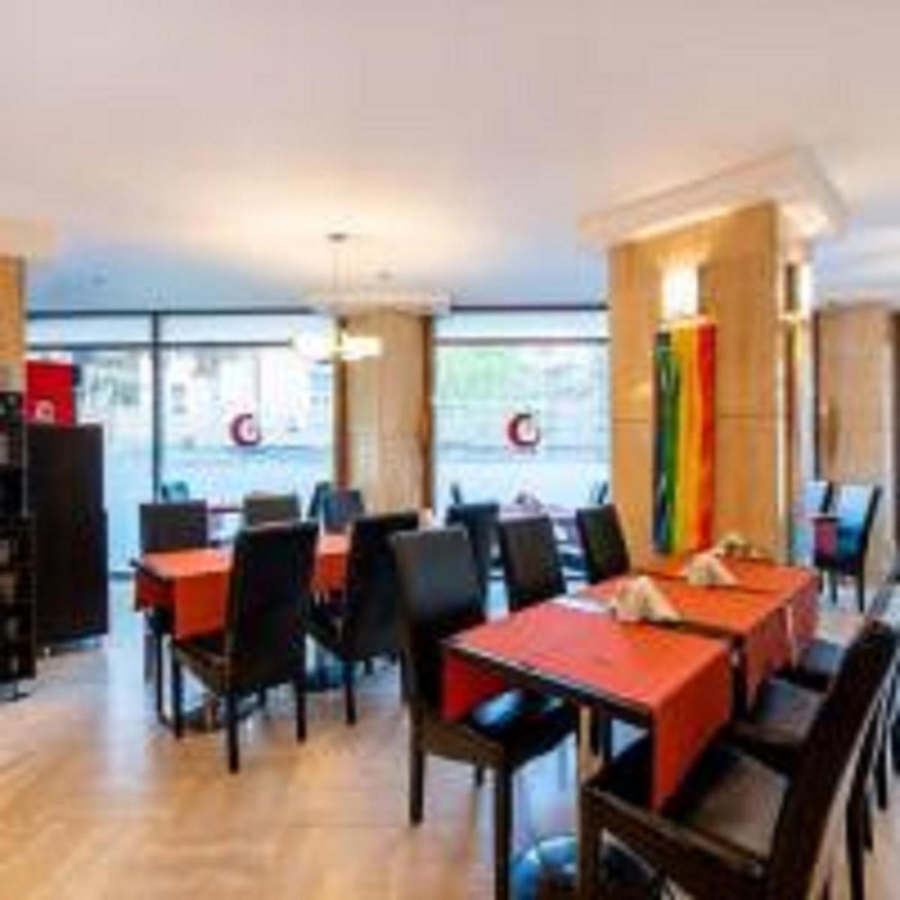 Hotel Duke Armeneasca City Center - Ex Tempo Boekarest Buitenkant foto